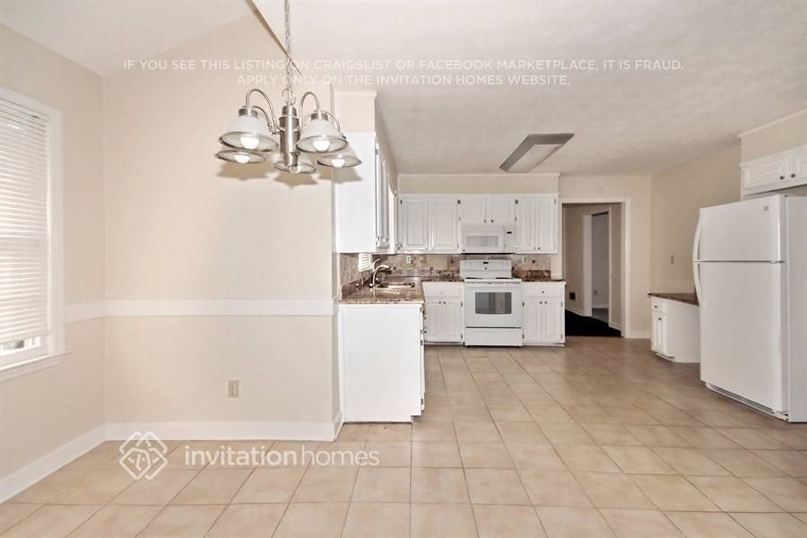 1480 Meadow Oak Dr - Photo 4 of 17