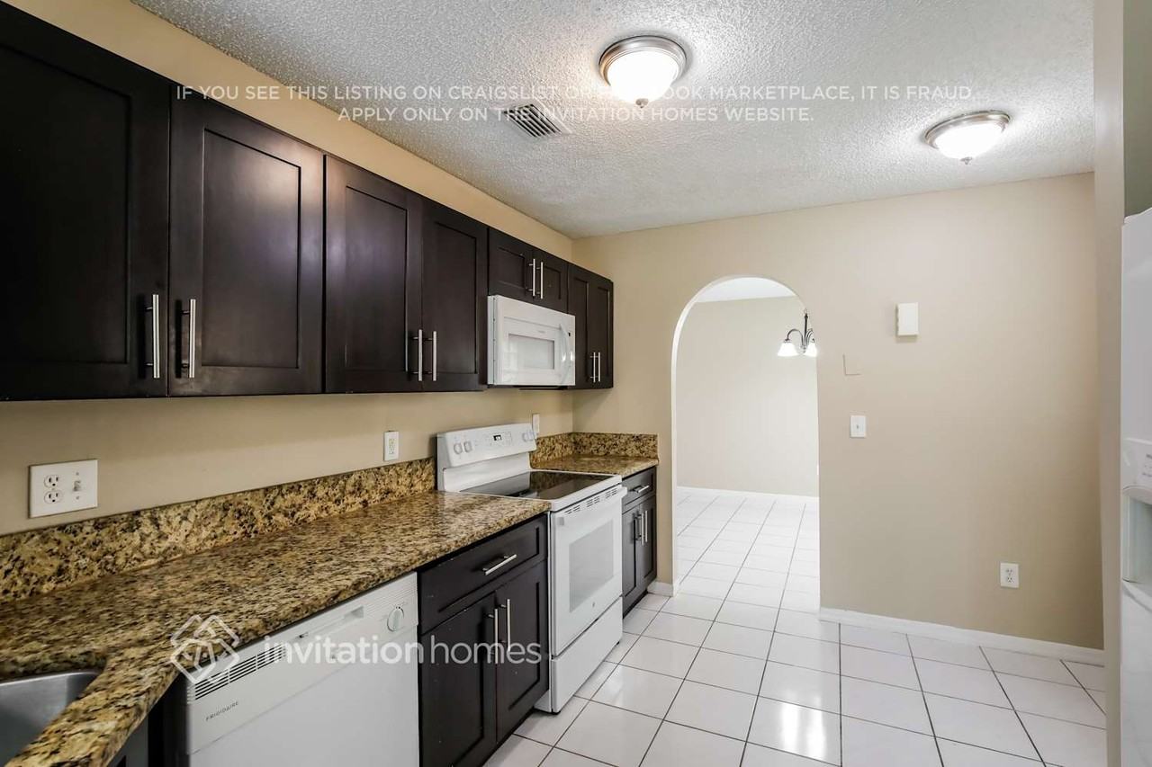1614 Sw 158th Ter - Photo 7 of 18