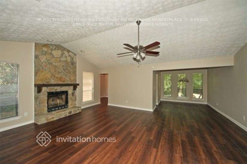 2399 Stonebridge Ln - Photo 2 of 12