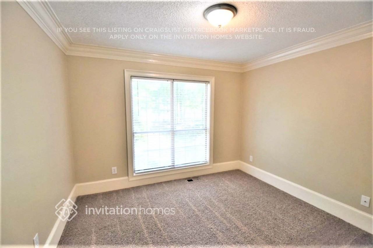 1885 Chadwick Dr - Photo 6 of 11