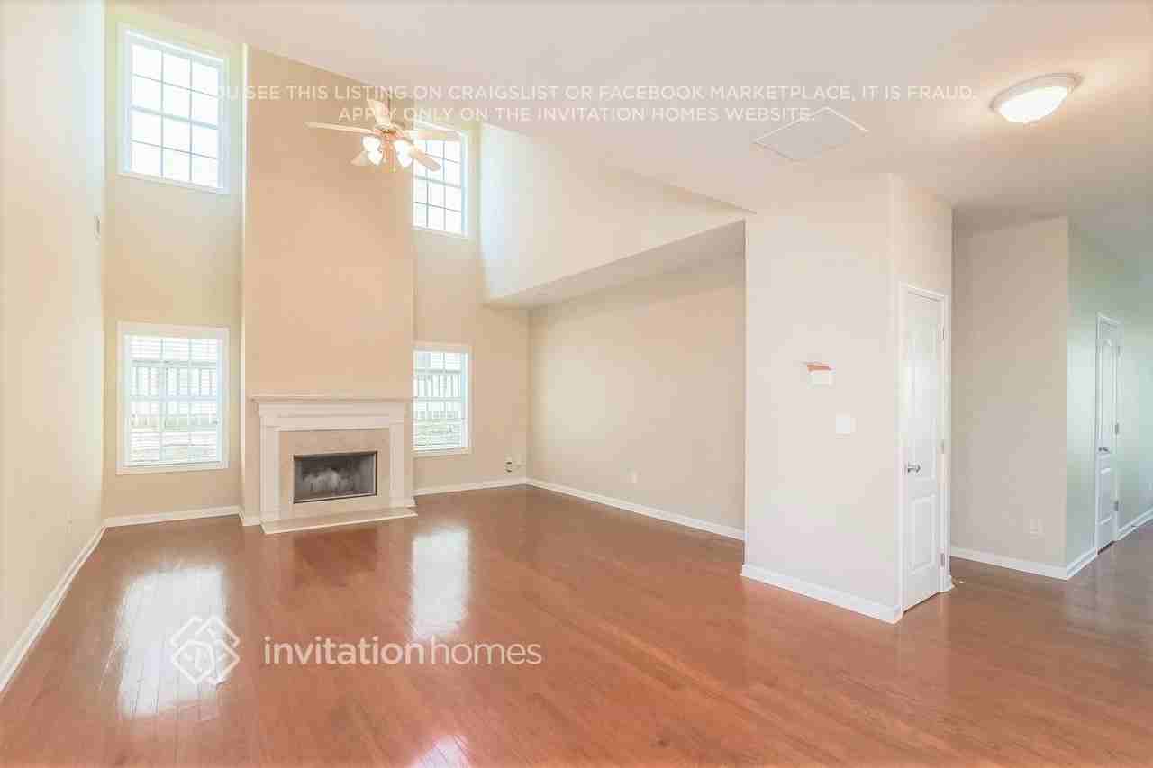 3422 Rustic Trail Ln - Photo 2 of 18