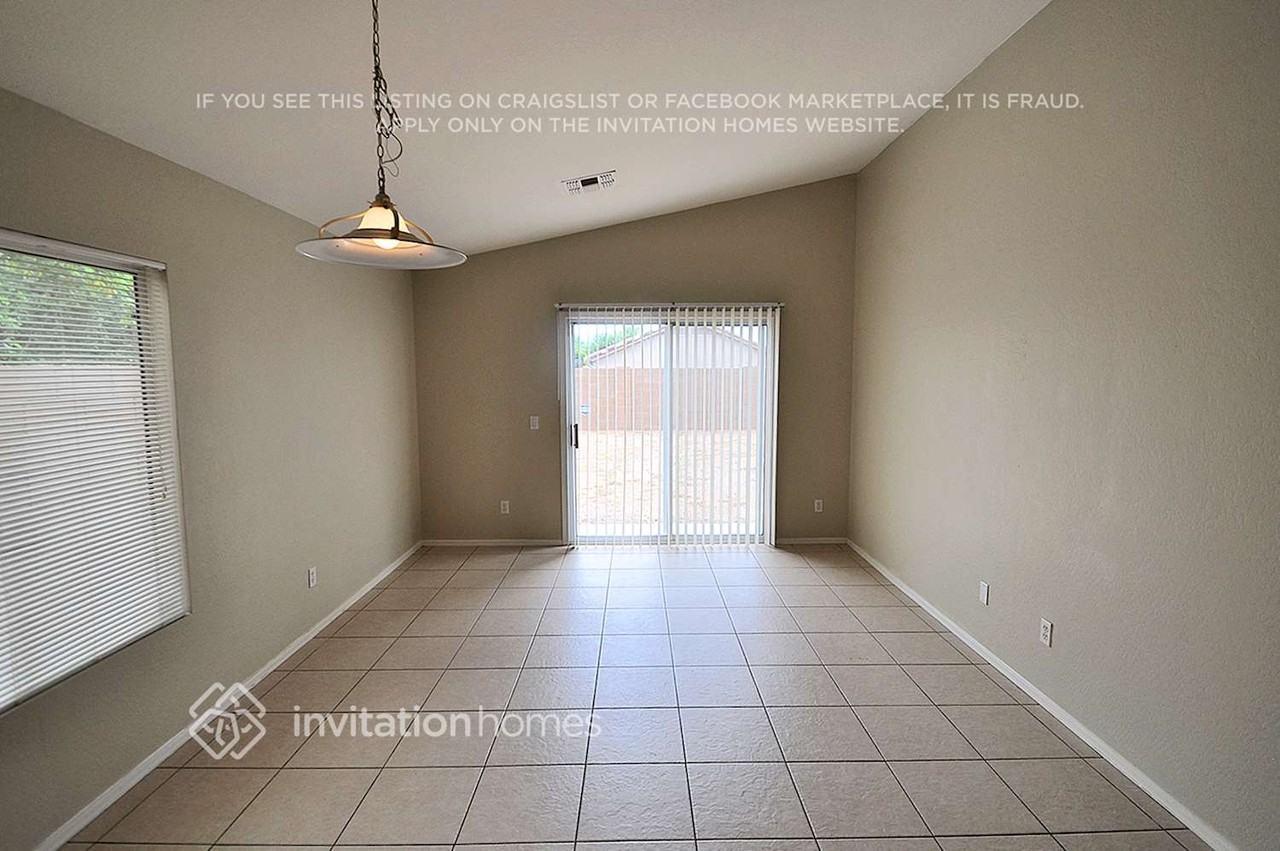 12925 W Laurel Ln - Photo 3 of 6
