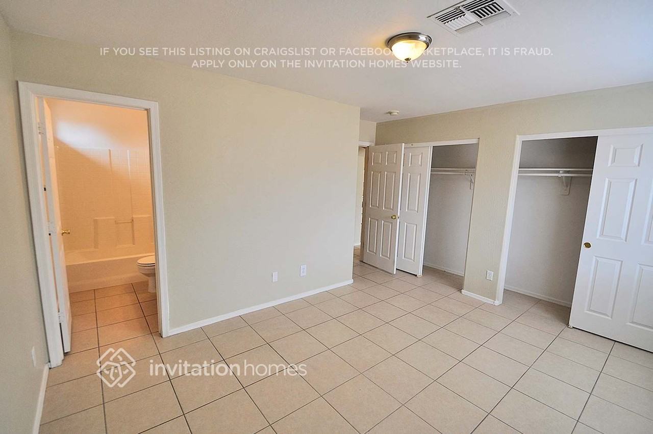 12925 W Laurel Ln - Photo 4 of 6
