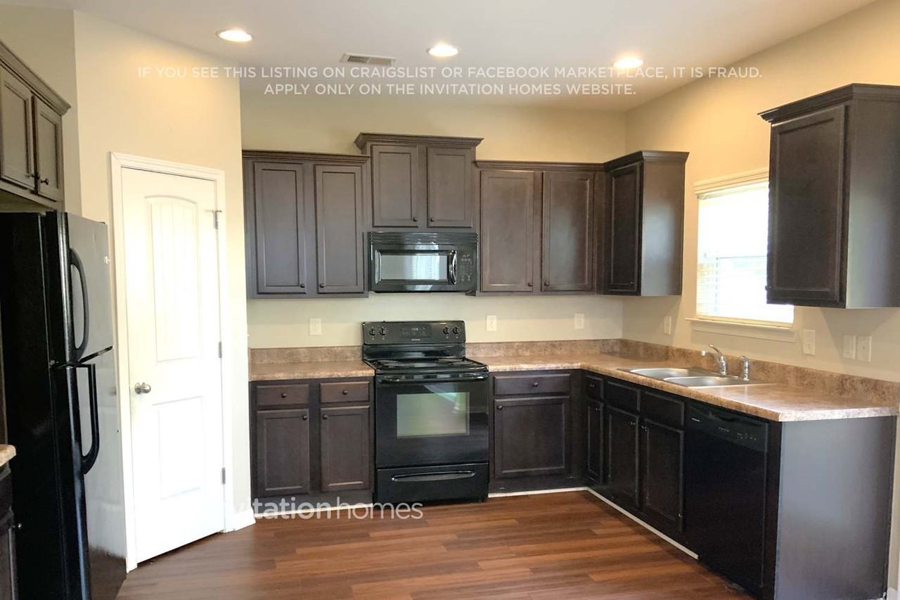 200 Reston Ct - Photo 4 of 12