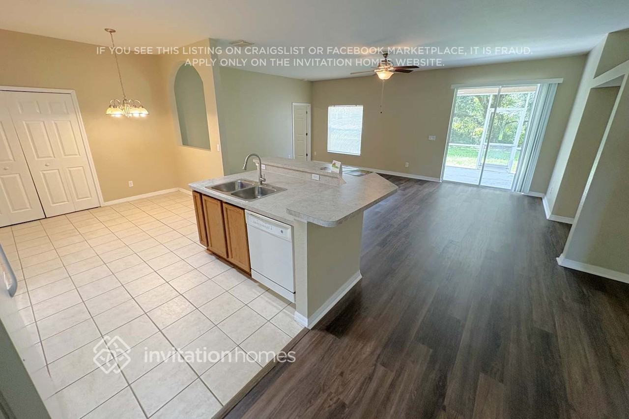 6048 Hornbuckle Blvd - Photo 3 of 15
