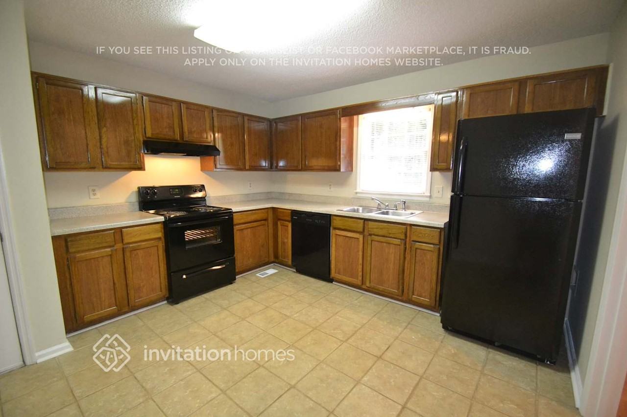 4902 Muirwood Dr - Photo 3 of 7
