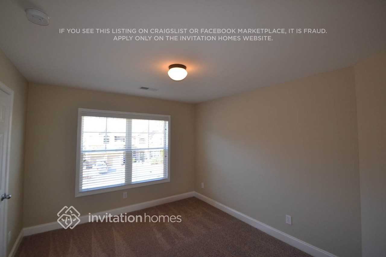 3410 Lynne Rd - Photo 7 of 12