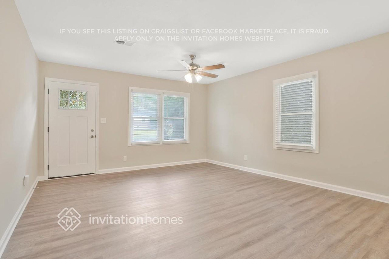 3025 Catalina Dr - Photo 3 of 24
