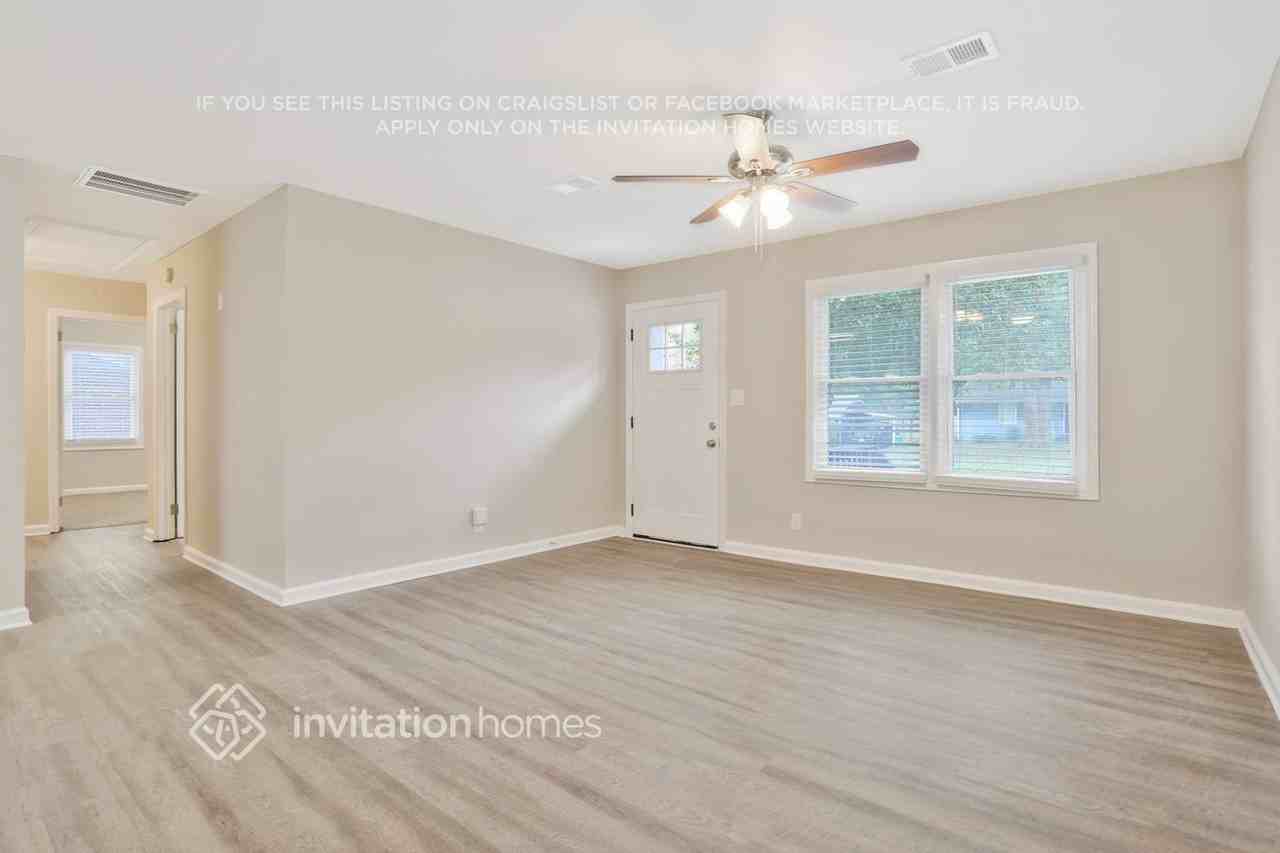 3025 Catalina Dr - Photo 4 of 24