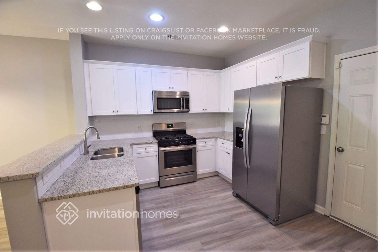 215 Brookhaven Ct - Photo 5 of 11