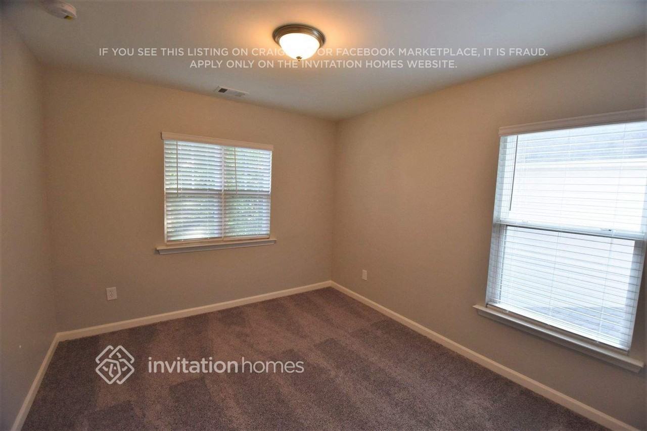 215 Brookhaven Ct - Photo 7 of 11