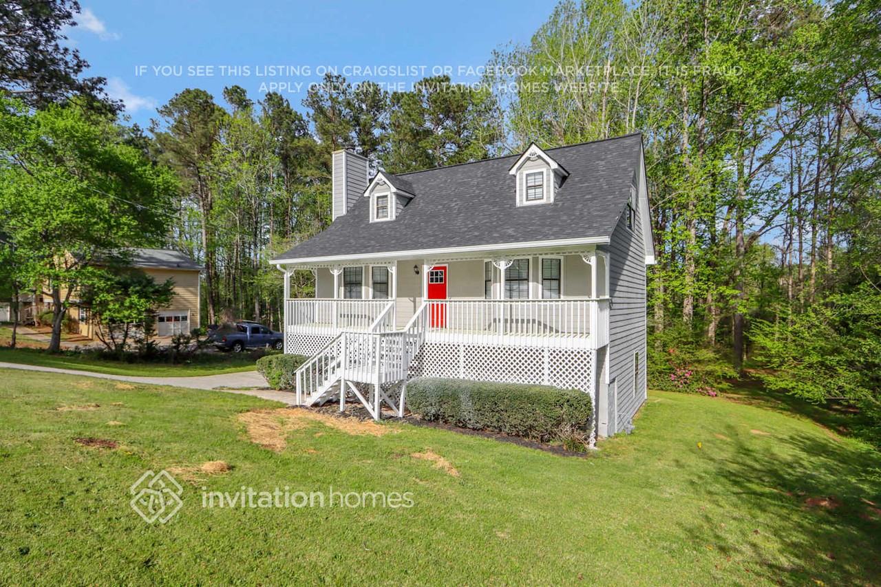 155 Russell Dr - Photo 3 of 26
