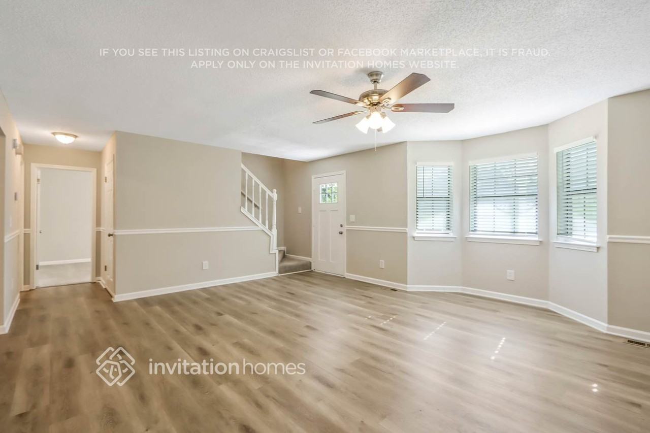 155 Russell Dr - Photo 4 of 26