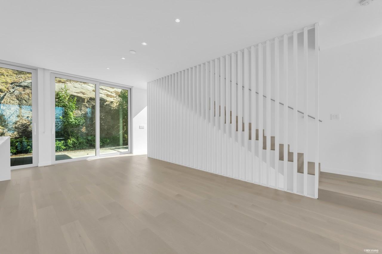 3317 Chippendale Road - Photo 6 of 25