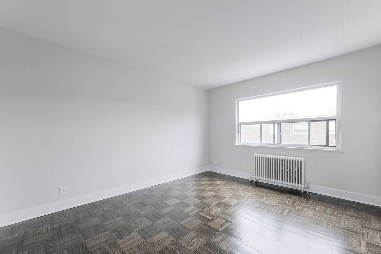 143 Stephen Drive - Photo 4 of 8