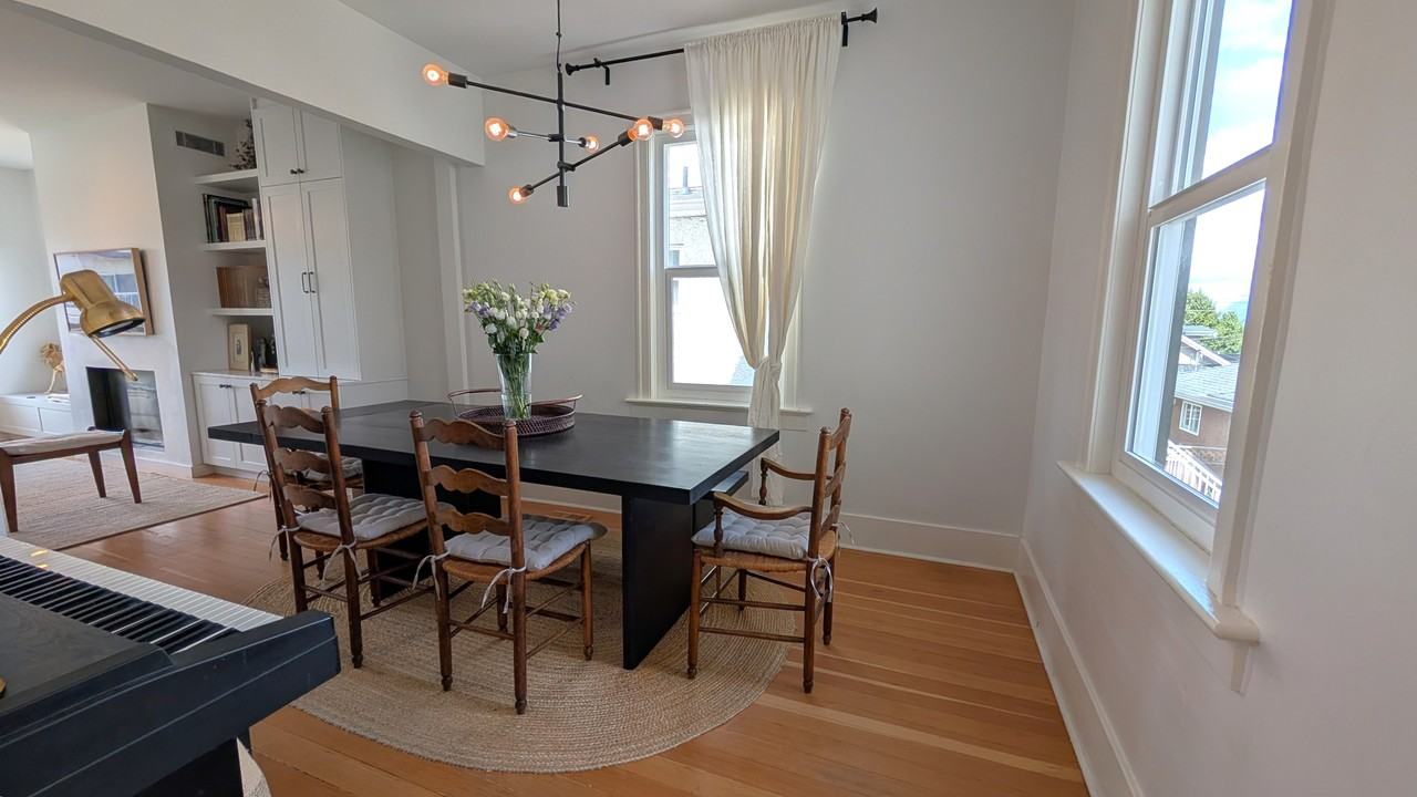 5260 Inverness Street - Photo 4 of 20