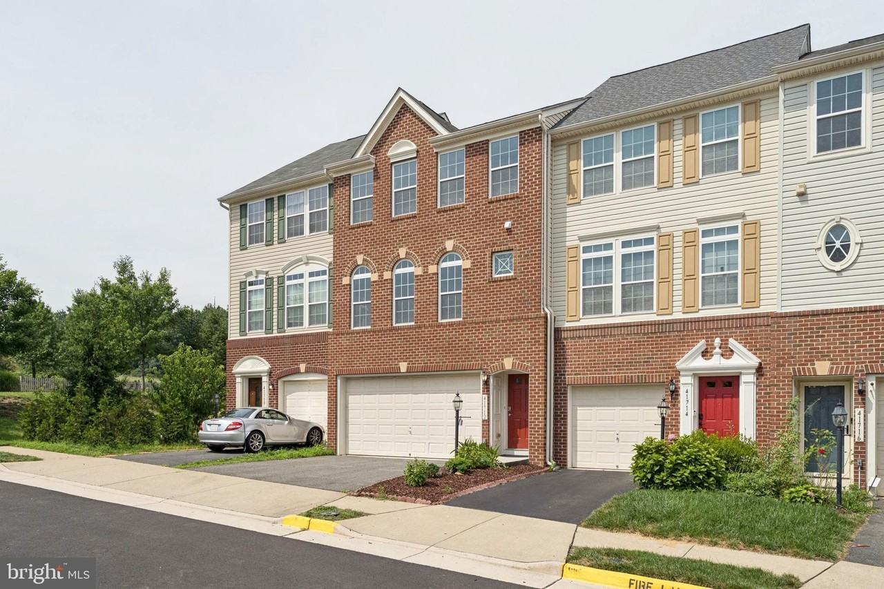 41712 Cynthia Ter - Photo 3 of 50