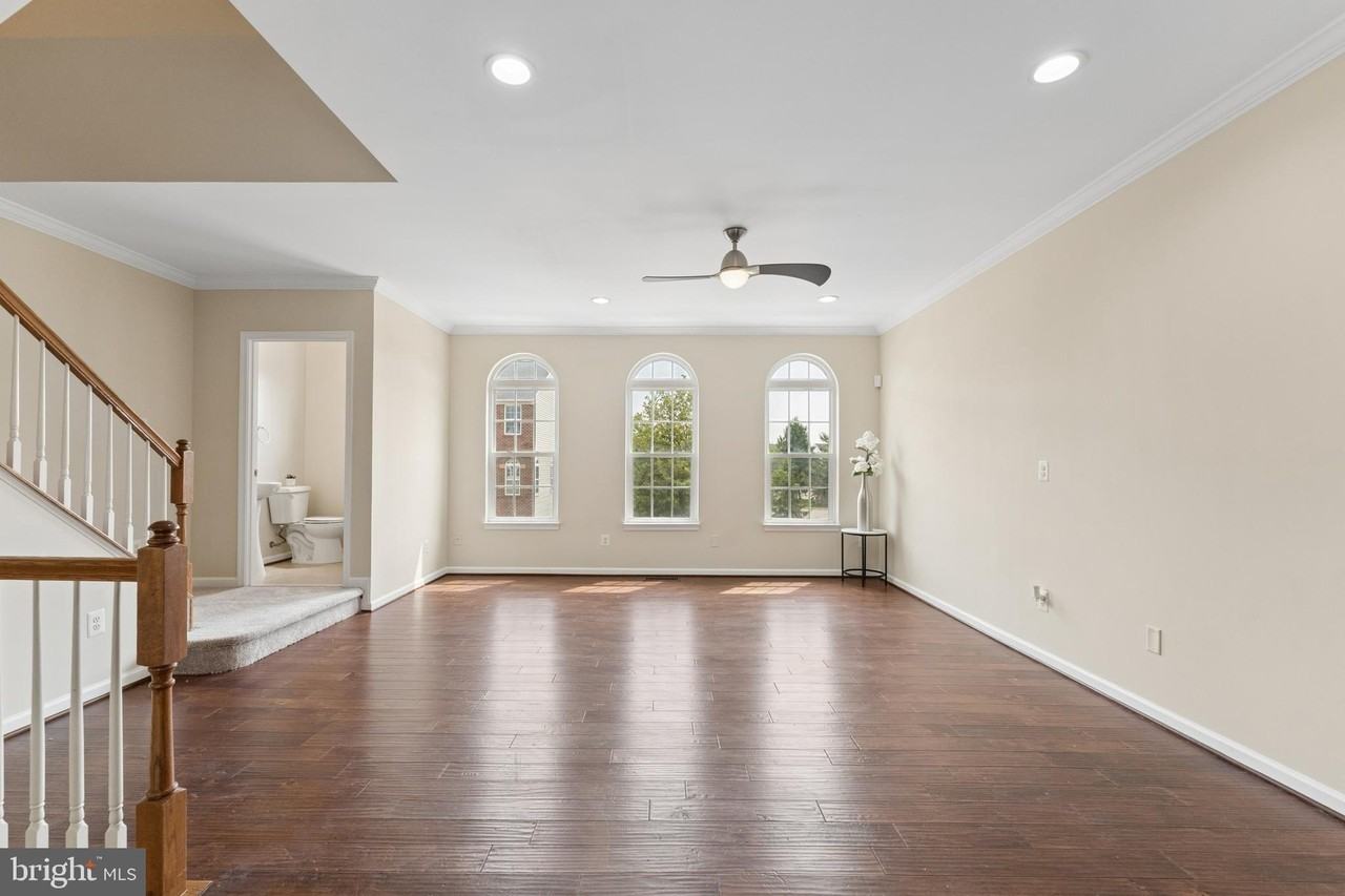 41712 Cynthia Ter - Photo 7 of 50