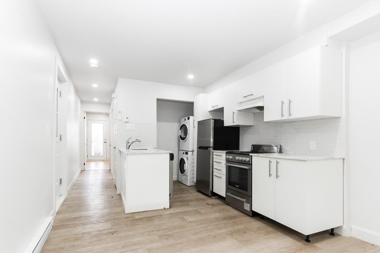 6584 Henri Julien - Photo 2 of 25