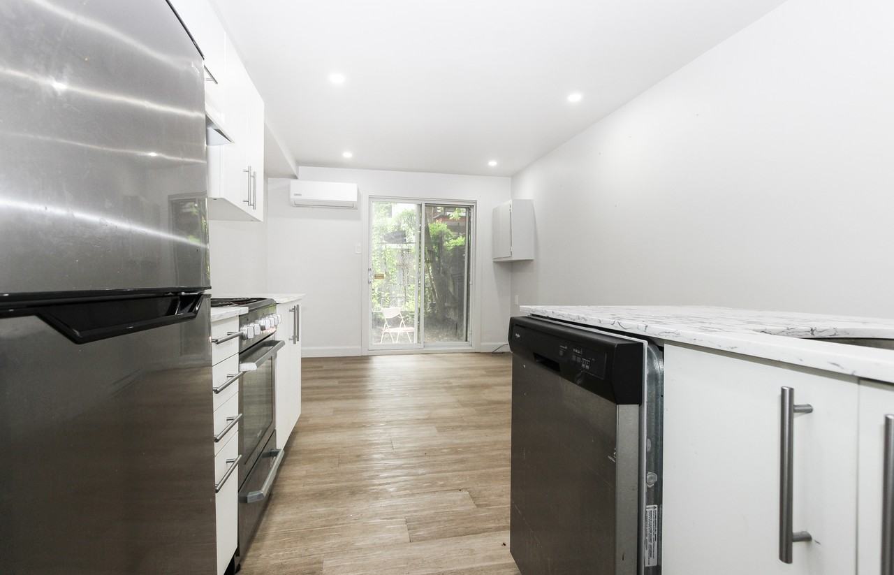 6584 Henri Julien - Photo 3 of 25