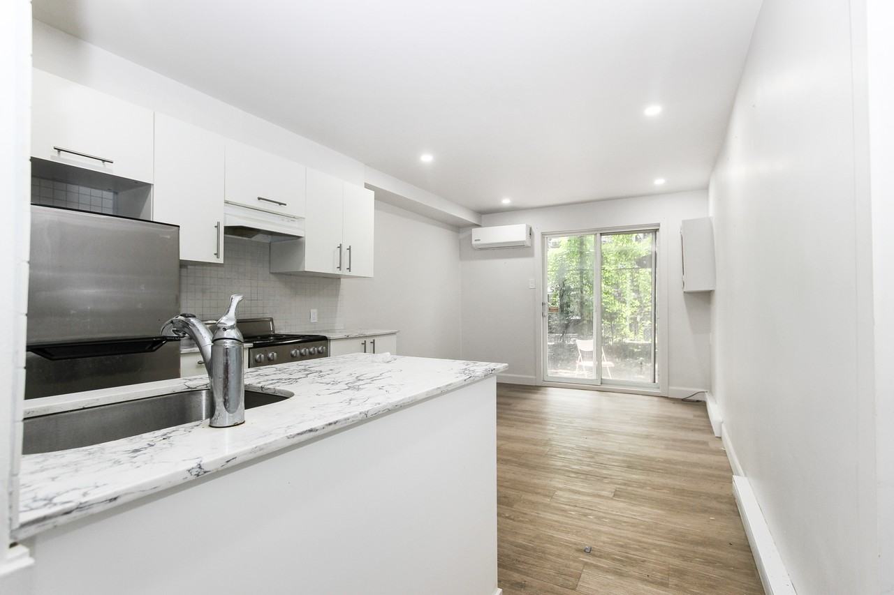 6584 Henri Julien - Photo 6 of 25