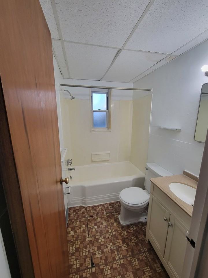 Treehouse Apartments - Photo 2 of 5