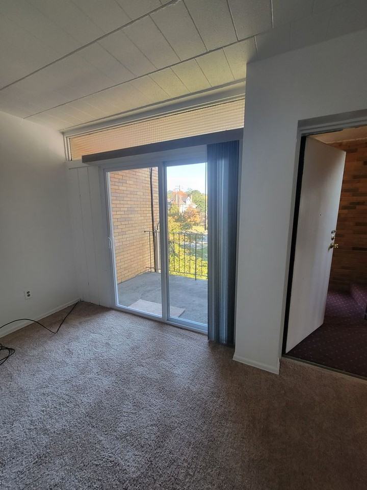 Treehouse Apartments - Photo 3 of 5