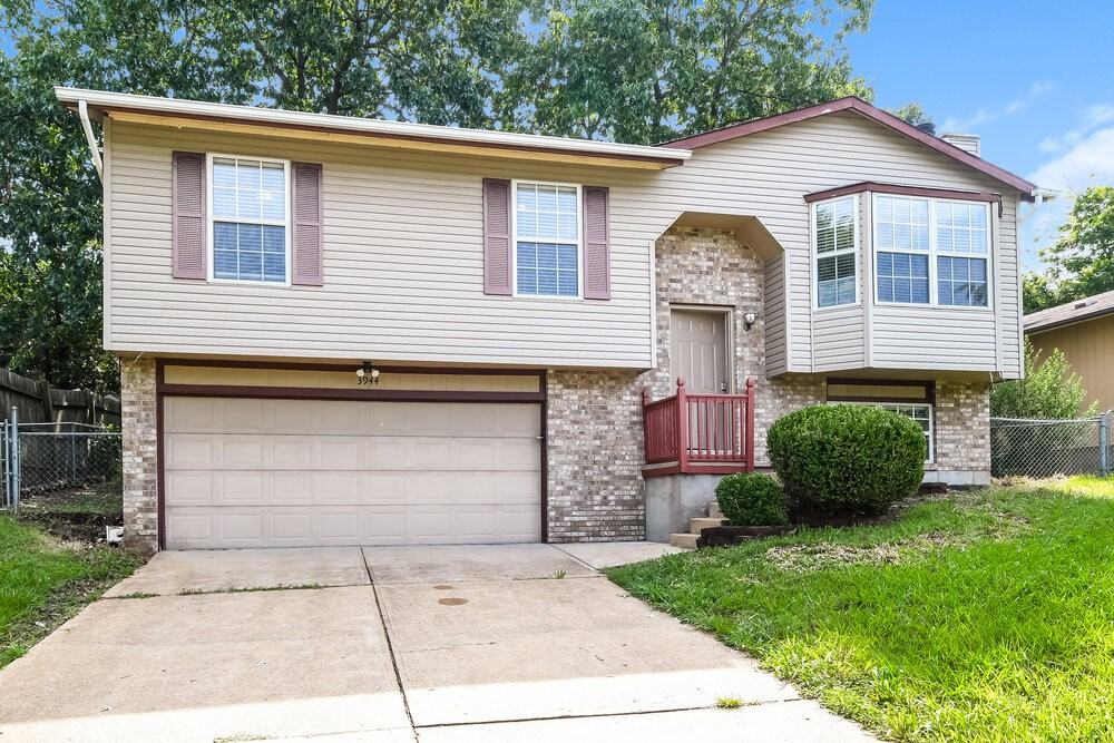 3944 Walnut Ridge Ct - Photo 4 of 17