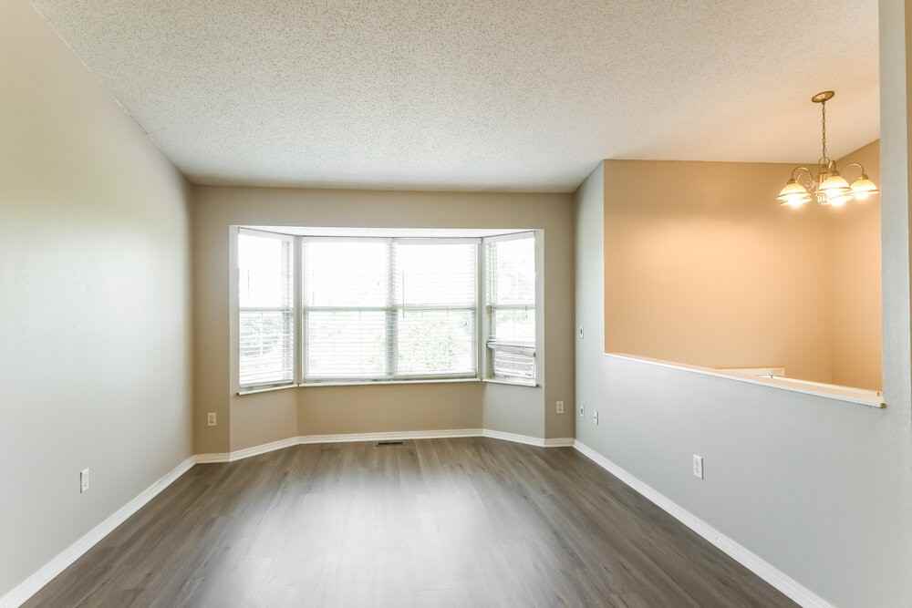 3944 Walnut Ridge Ct - Photo 5 of 17