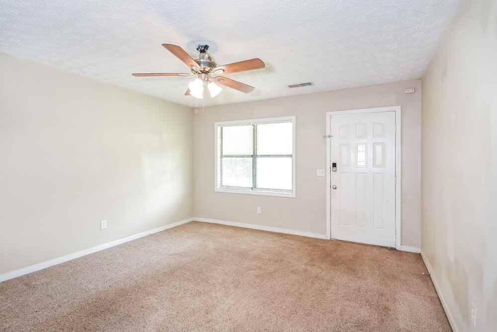 169 Kimberly Way Sw - Photo 3 of 16