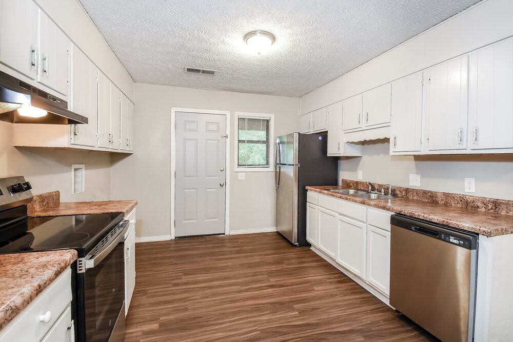169 Kimberly Way Sw - Photo 6 of 16