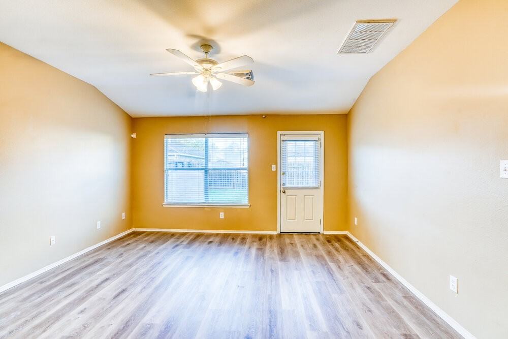 8223 Wainwright Way - Photo 4 of 17