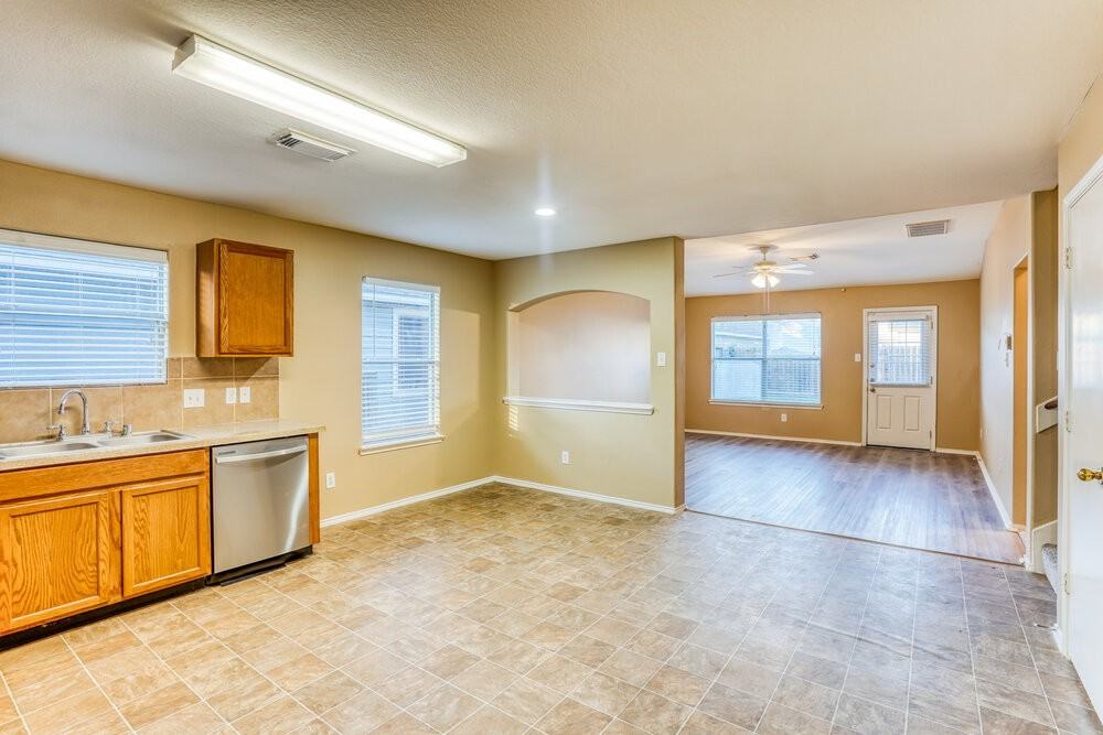 8223 Wainwright Way - Photo 7 of 17