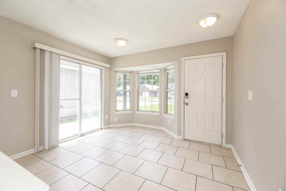 9956 Somerset Grove Ln - Photo 4 of 20
