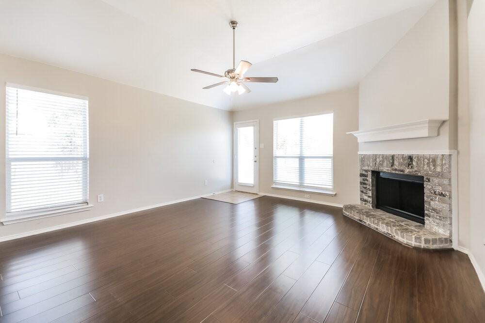904 Nancy Dr - Photo 5 of 16