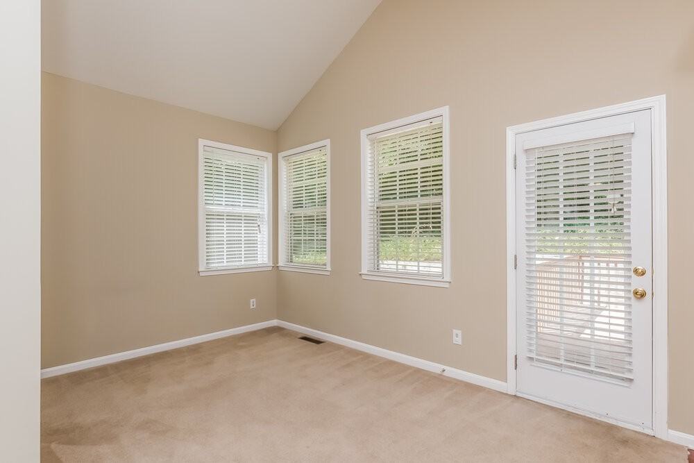 6049 Brookmere Ln - Photo 7 of 19