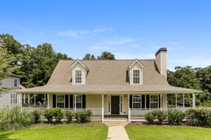 featured image of 19 Colonial Way