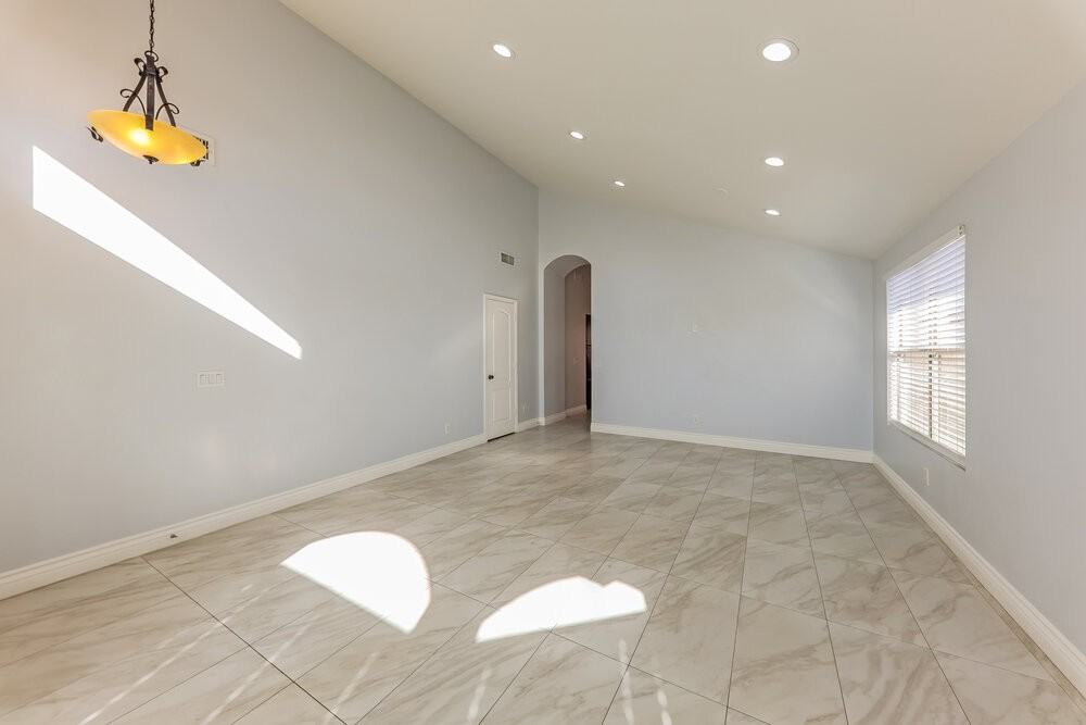 6490 W Wahalla Ln - Photo 3 of 16