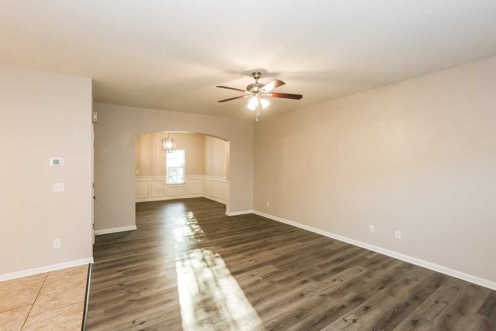 10812 Maryanna Ct - Photo 6 of 17