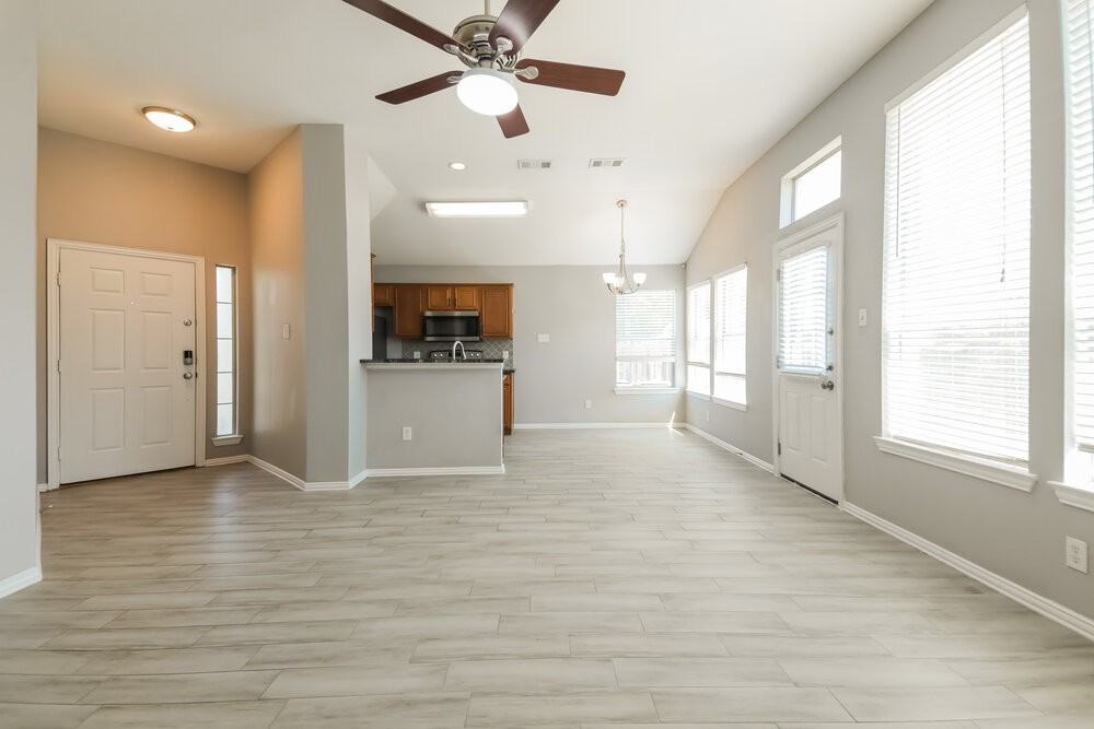 2504 Castle Ridge Dr - Photo 6 of 16