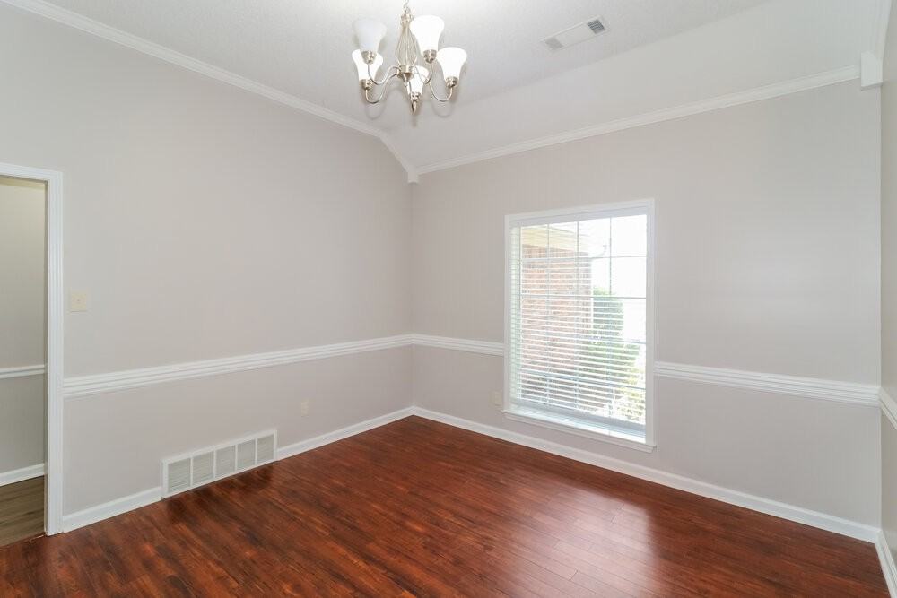 288 Mayhurst Ln - Photo 7 of 17