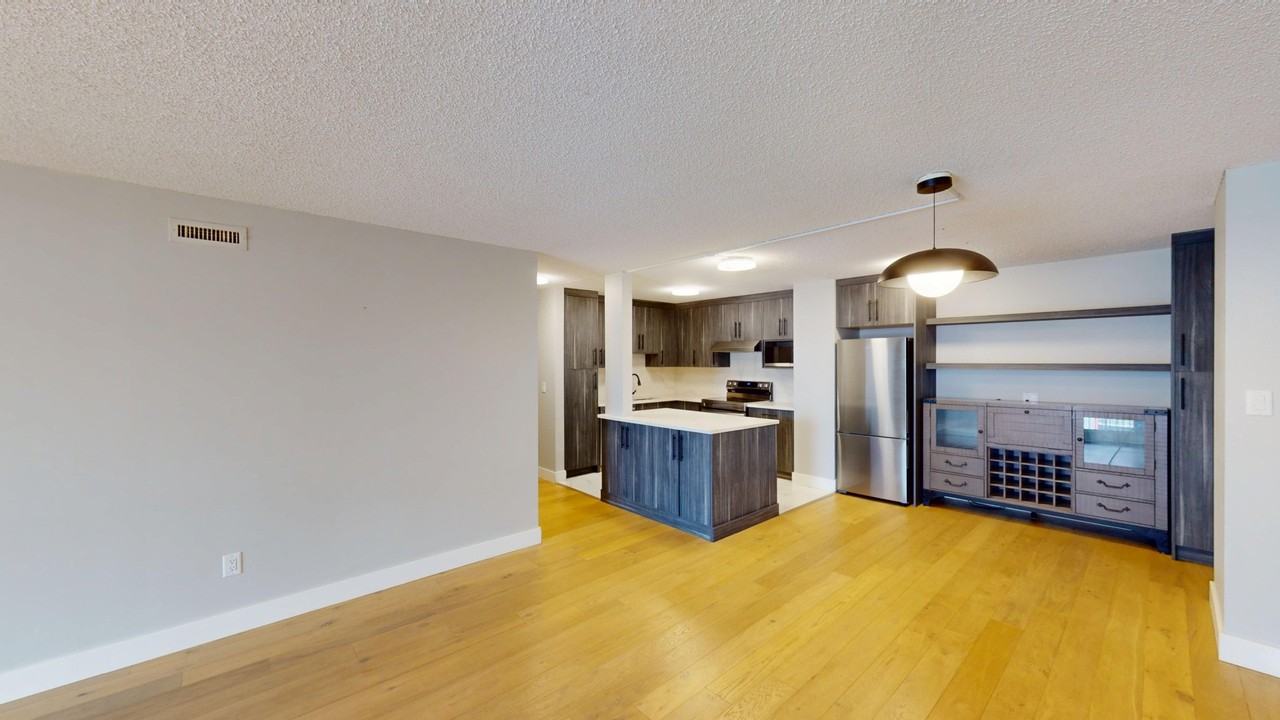 940, 1001 13 Ave SW - Photo 4 of 16