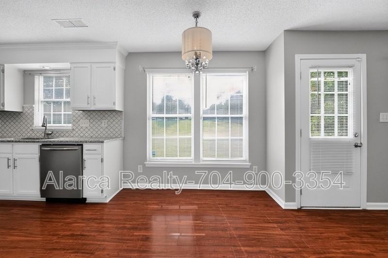 1901 Misty Vale Rd - Photo 6 of 38