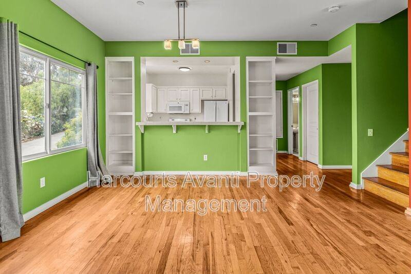 1352 24th St - Photo 6 of 27