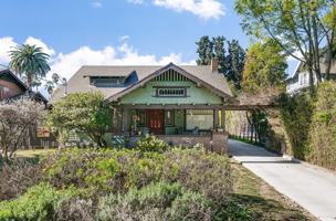 featured image of 545 N Oakland Ave