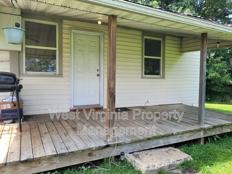186 Benedict Ln - Photo 3 of 15