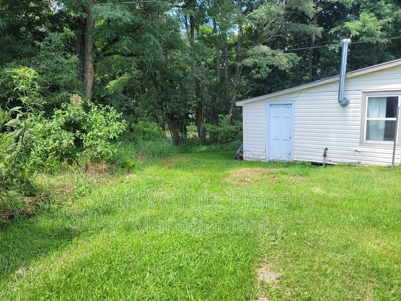 186 Benedict Ln - Photo 4 of 15