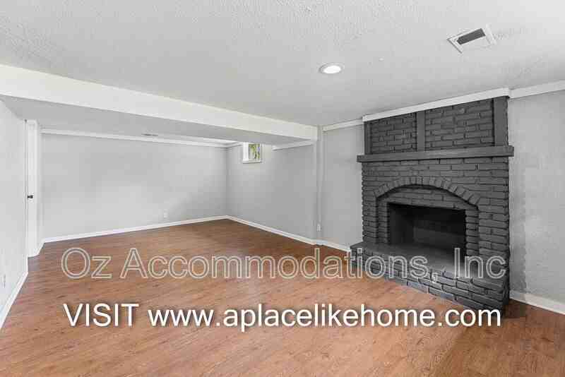 1105 W Elm Ter - Photo 4 of 39