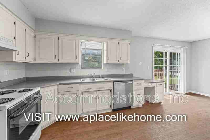 1105 W Elm Ter - Photo 7 of 39