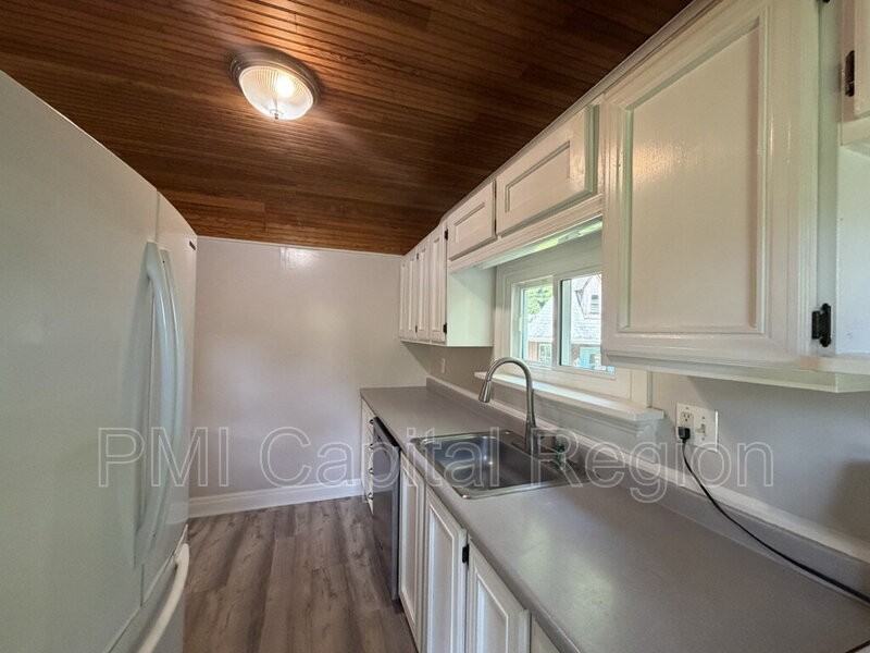 11303 Dewey Rd - Photo 7 of 27